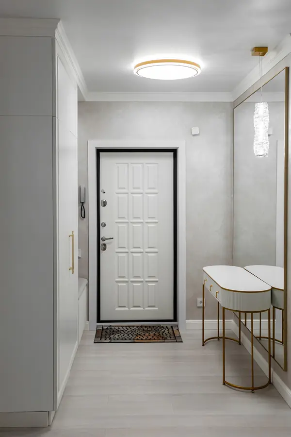 Дизайн просторной квартиры в стиле неоклассики