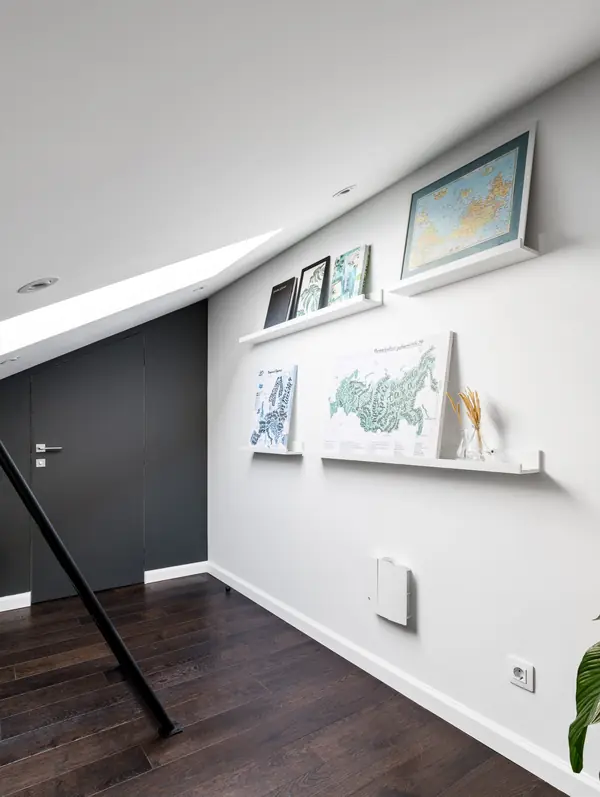 Мансардная двухуровневая квартира в скандинавском стиле