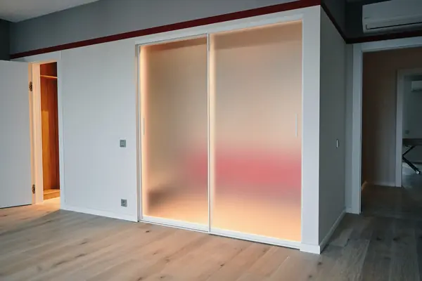 Гардеробная система ECOLINE с раздвижными дверьми raumplus