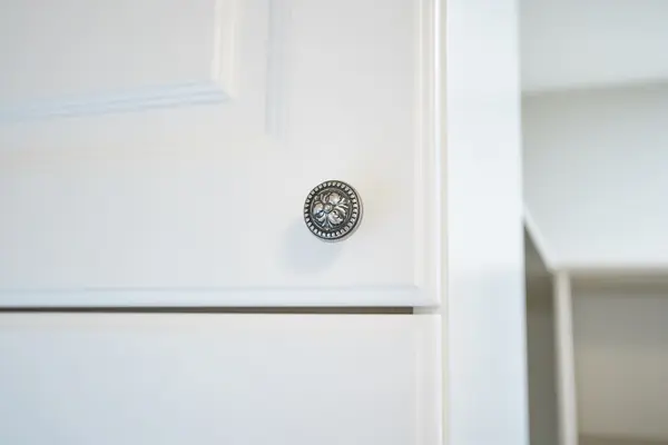 Гардеробная система классика raumplus с раздвижными и распашными дверьми