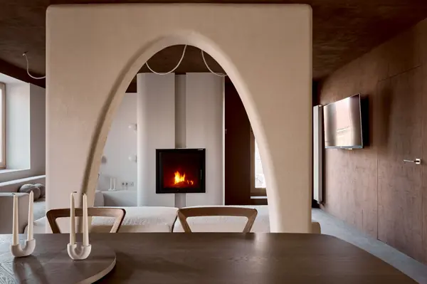 Обнимающая гостиная-столовая