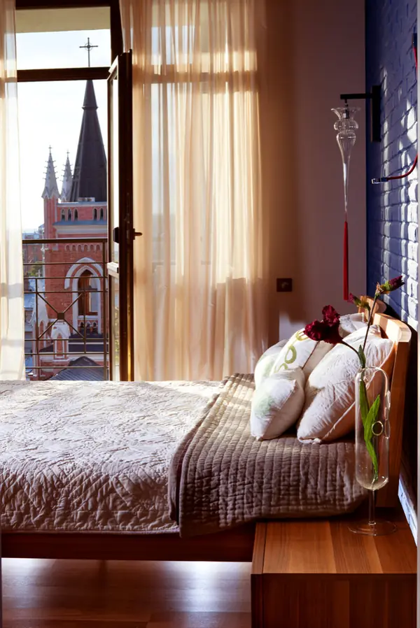 Я ЧУВСТВУЮ ТВОЮ УЛЫБКУ