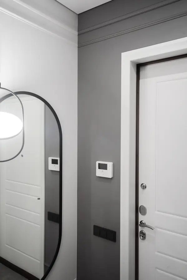 Просторная квартира в серых цветах