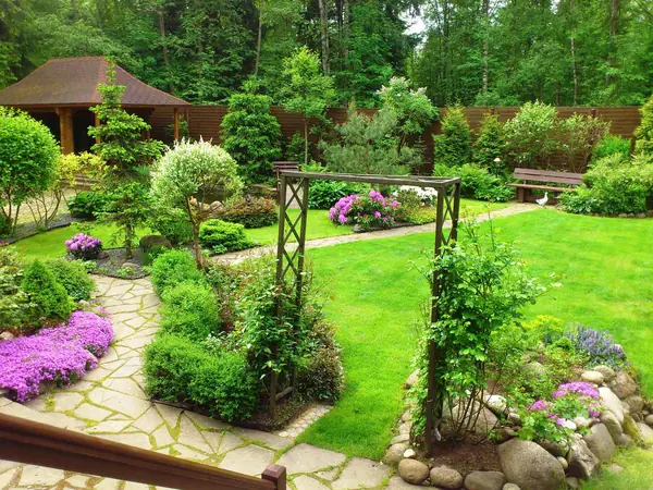 Ландшафт в природном стиле