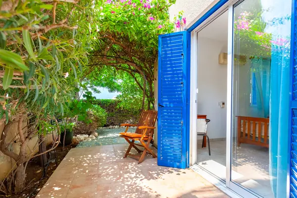 Kings Avenue Apartment