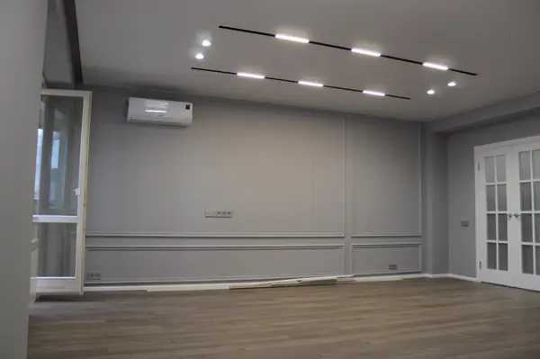 Четырехкомнатная в центре под ключ по дизайн-проекту