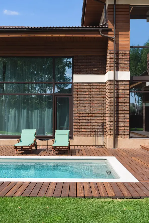 Строительство и внутренняя отделка частного дома в современном стиле