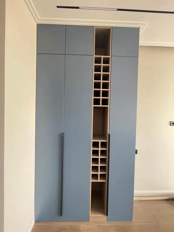 Распашные шкафы