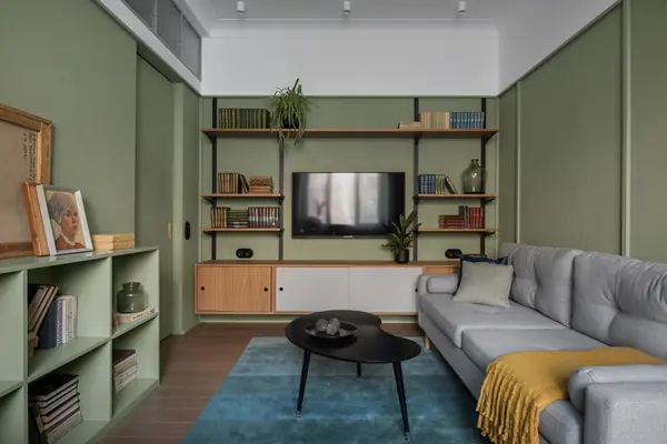 Бутылка кефира пол батона