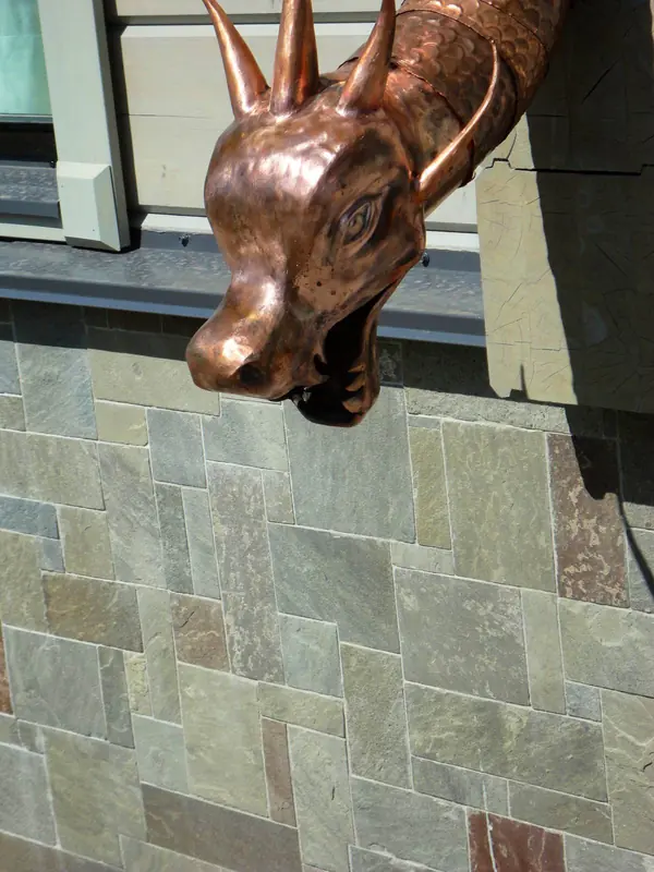 Облицовка фасадов песчаником