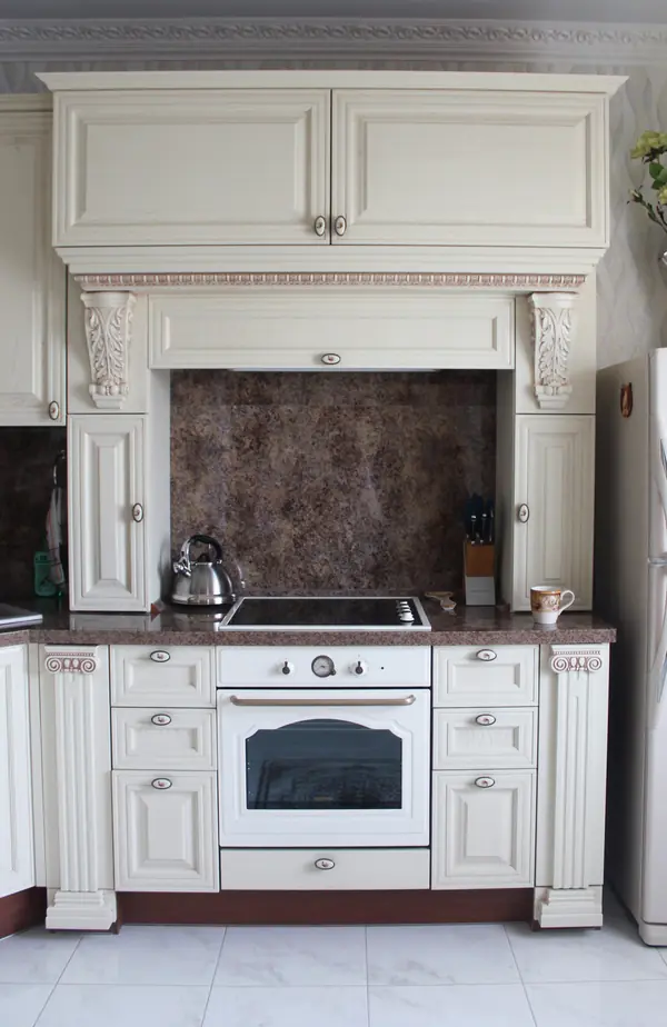 Кухня "Классика-Люкс" от фабрики Бобр