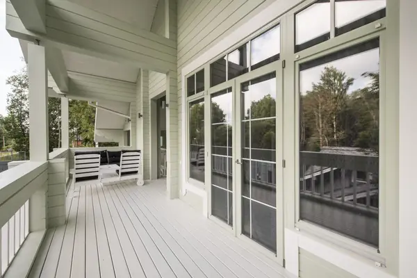 Под одной крышей