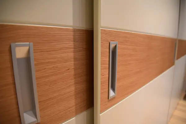 Встроенный шкаф в нишу.