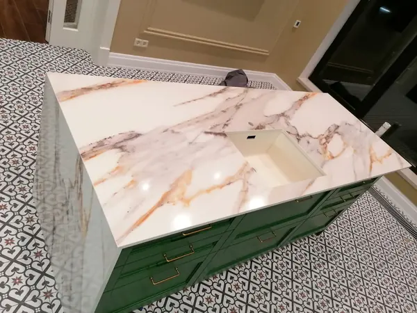 Остров Calacatta Oro EQBM 030