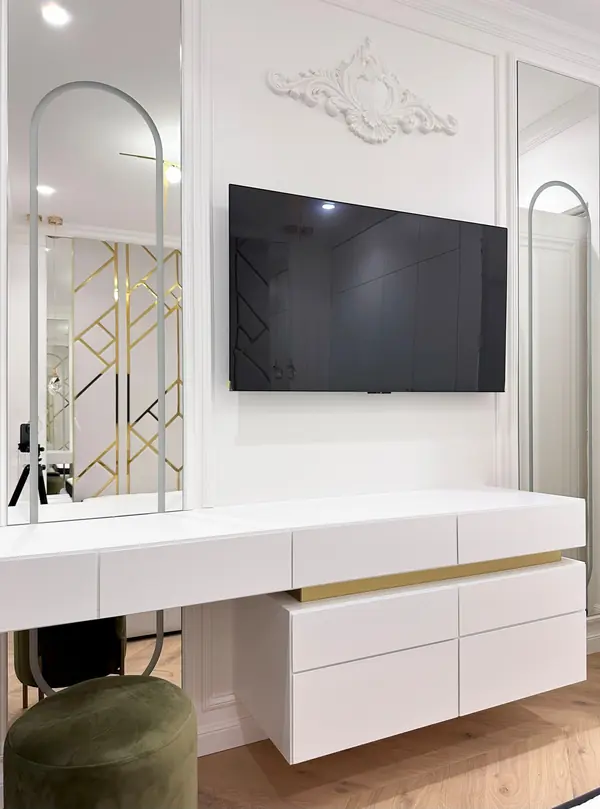 Золотой цвет в спальне