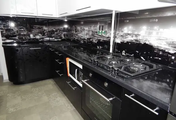 Кухни с фасадами из пластика