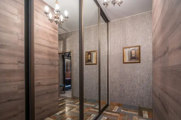 Apartment with Fusion Design and Vintage Furniture in St. Petersburg