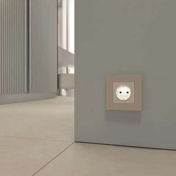 Уникальная розетка с новым цветом подсветки