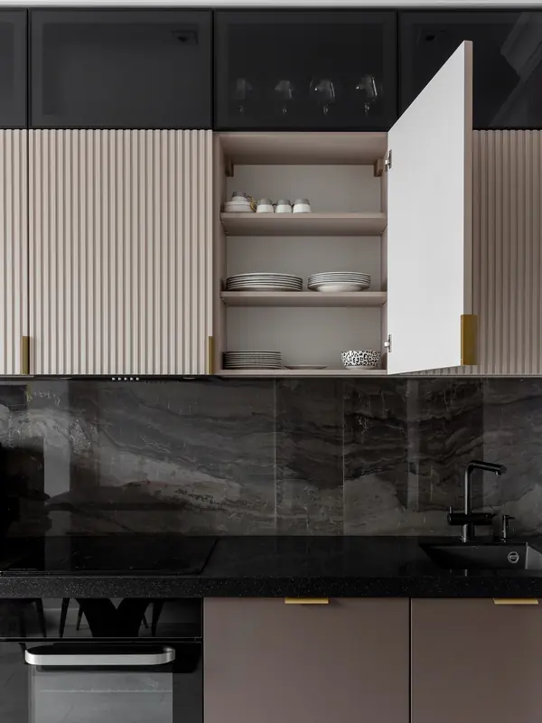 Кухня-гостиная с продуманной системой хранения