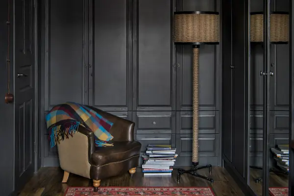 Дизайн спальни в стиле лофт в темных тонах