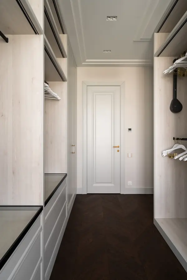 Шикарная квартира с белой мебелью