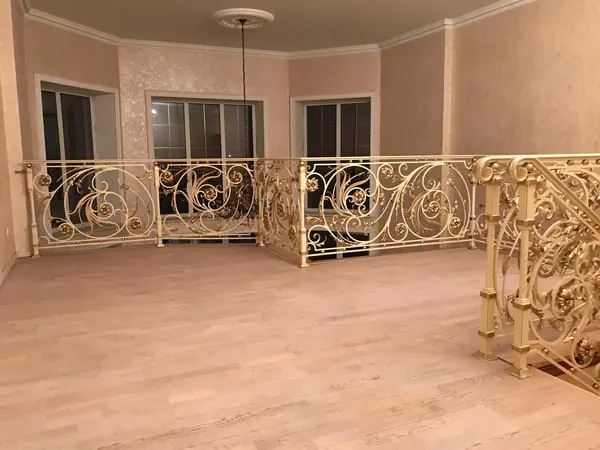 Кованые ограждения в доме.