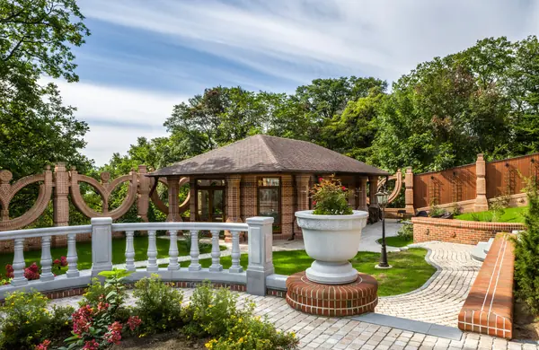 Беседка из кирпича