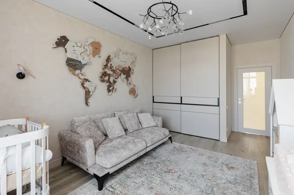 Элегантная неоклассика в бежево-серых тонах