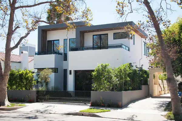 Западный Голливуд - Лос Анджелес. Дом в современном стиле.