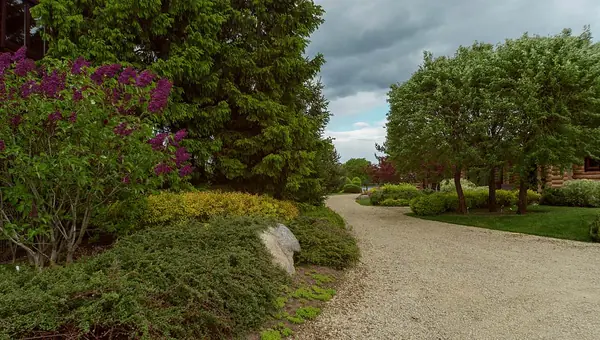 Участок на берегу реки