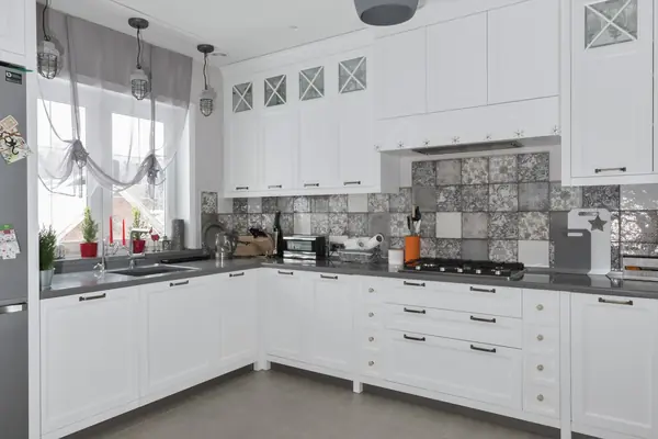 Кухня в загородный дом в скандинавском стиле