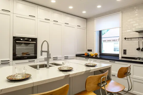 Дачный ответ "Кухня под зенитными фонарями"