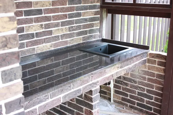 Гранитная столешница для барбекю