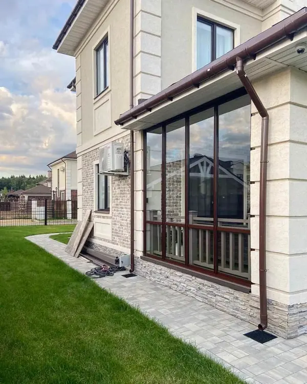 Раздвижное остекление веранды Люксист