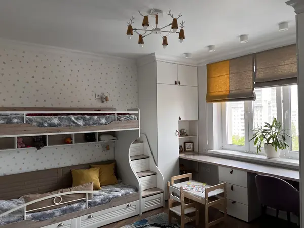 ДЕТСКАЯ В АЛЫХ ПАРУСАХ