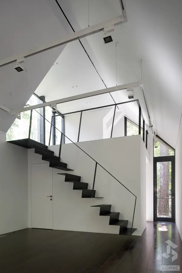 Лестница Черное на белом и Струны