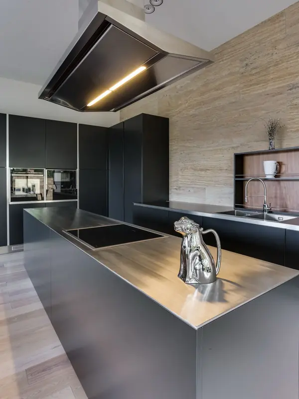 Кухня черного цвета