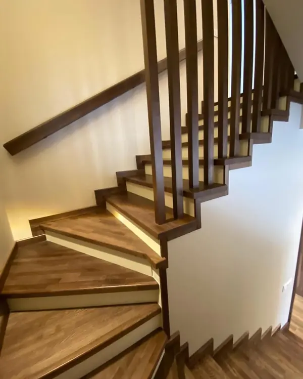 Лестницу Елены в кп Академия парк