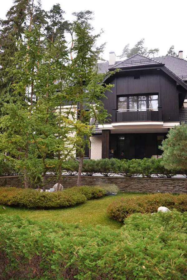 Сад с водоемом в КП " Сосновый Бор"