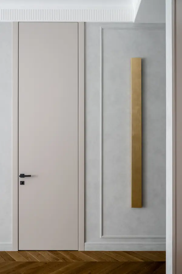 105 Садовые Кварталы. Бра в золотой потали.