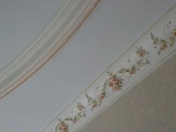 Монтаж гипсовой лепнины