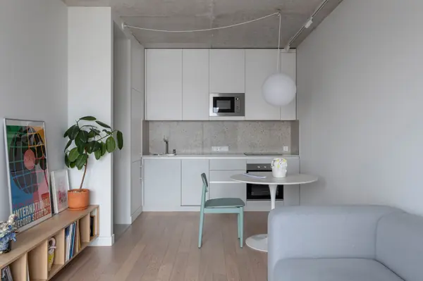 Квартира для художницы и диджея