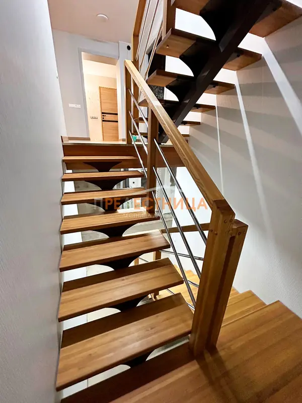 Лестница на центральном косоуре Ассоль-42