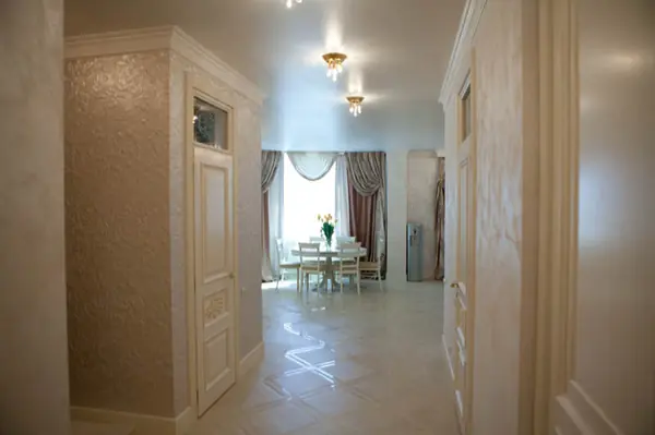 Классический Интерьер квартиры в бежевых тонах (120 кв м)