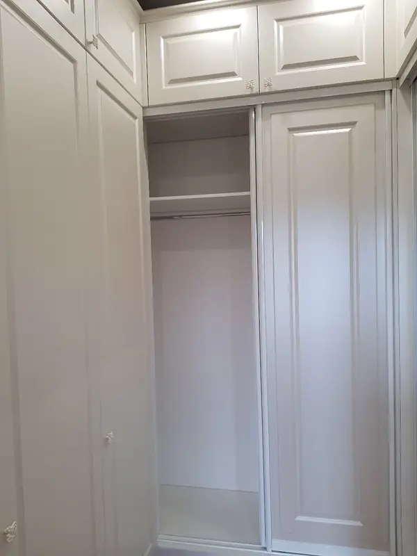 Гардеробная в частном доме.