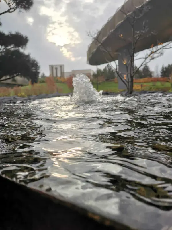 Фонтан с чашей из кортена