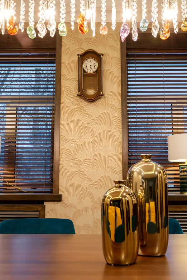 Все началось с желтого дивана...