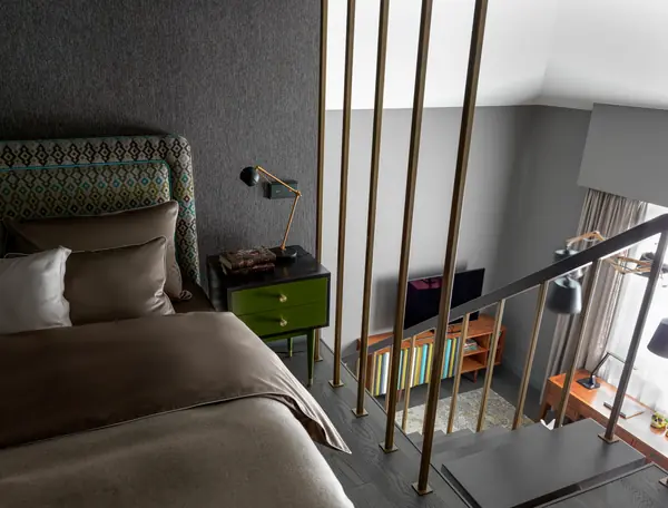 Дом для большой семьи, Графские пруды