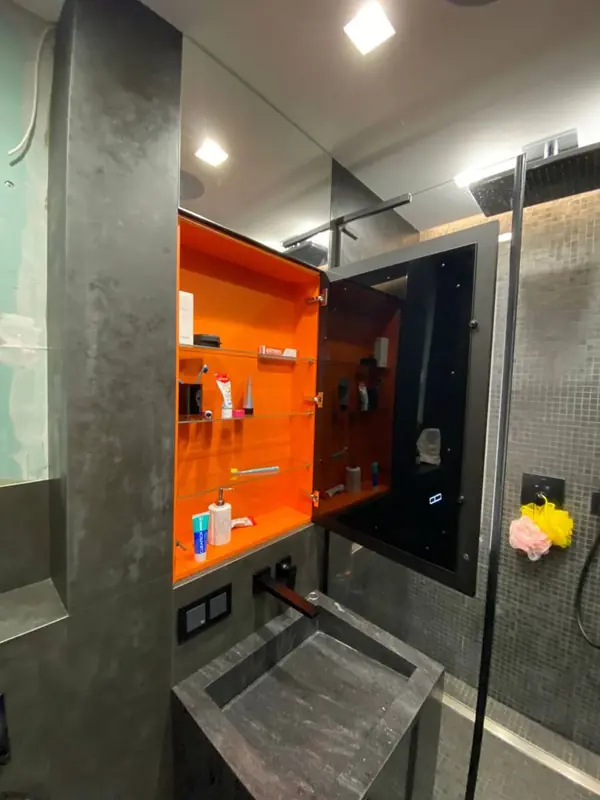 Зеркальная конструкция