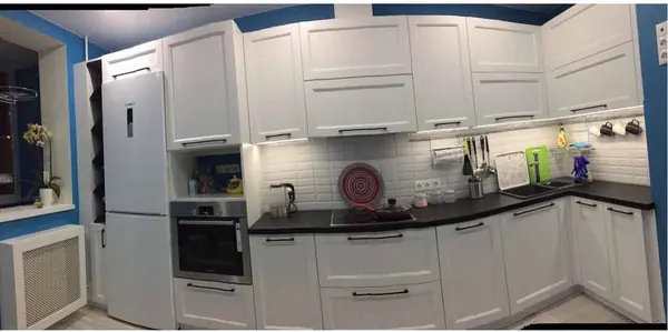 Кухни с окрашенными фасадами